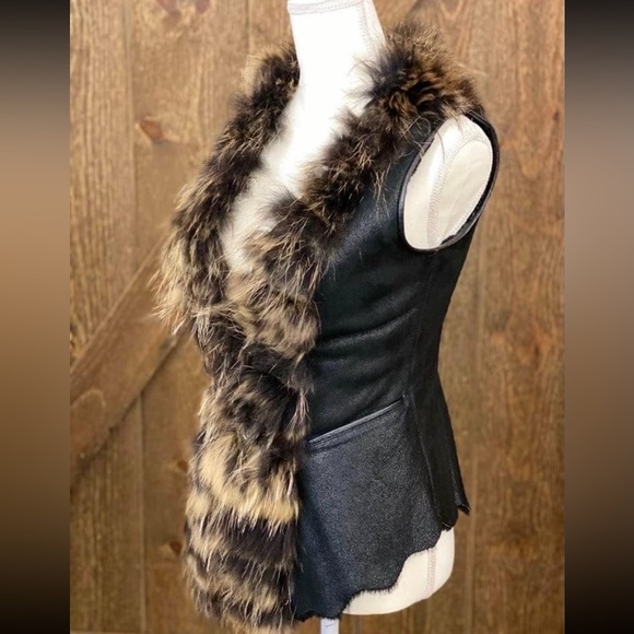 Women’s leather vest - Picture 1 of 3